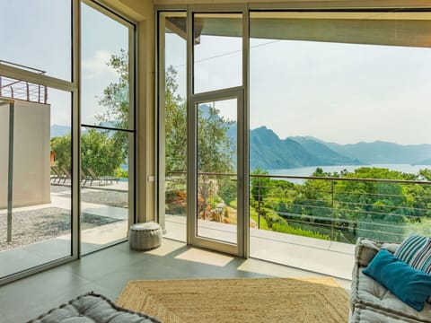 Sky, Property, Plant, Building, Shade, Interior Design, Condominium, Floor, Living Room, Real Estate