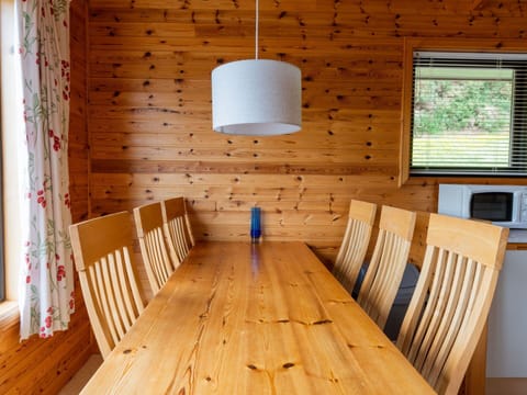 Property, Furniture, Building, Table, Wood, Window, Flooring, Interior Design, Floor, Wood Stain