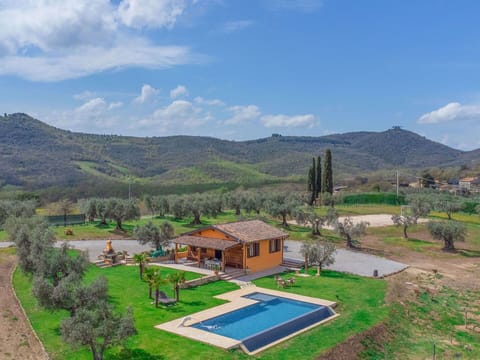 Cloud, Sky, Property, Building, Tree, Wood, Chair, Urban Design, Outdoor Furniture, Table