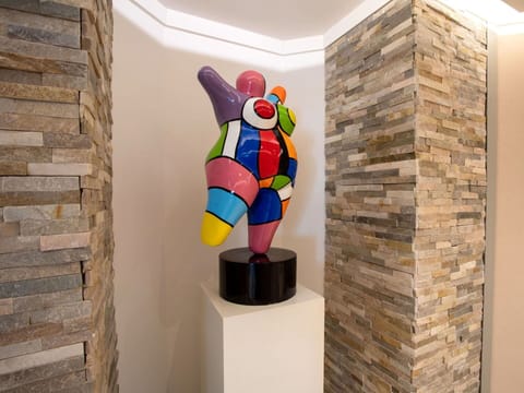 Cloud, Sky, Building, Urban Design, Neighbourhood, Plant, Condominium, Tower Block, Residential Area, Facade