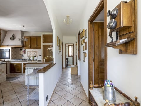 Cloud, Sky, Building, Urban Design, Neighbourhood, Plant, Condominium, Tower Block, Residential Area, Facade