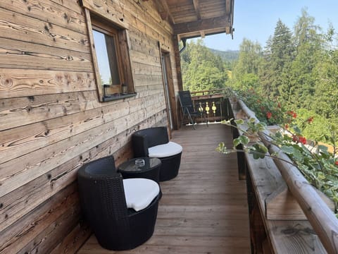 Building, Plant, Property, Sky, Window, Wood, Interior Design, Grass, Tree, Shade