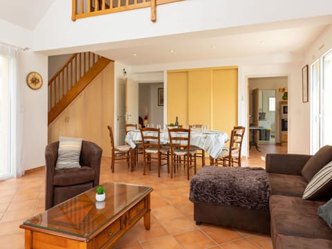 Sky, Building, Property, Water, Plant, Azure, Swimming Pool, Architecture, Tree, Condominium