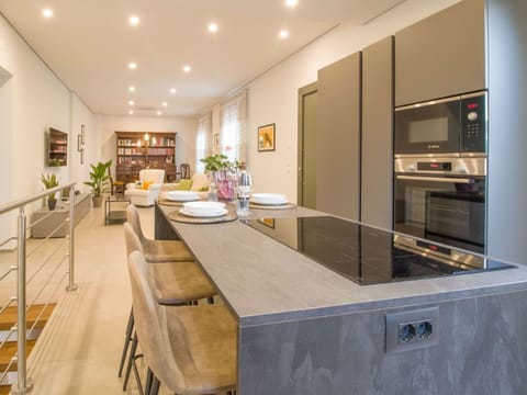 Sky, Property, Building, Snow, Window, Wood, Slope, House, Tree