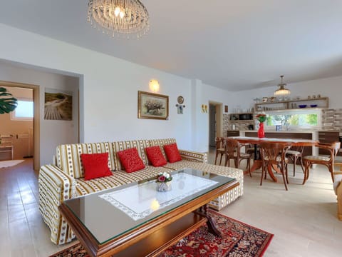 Sky, Building, Table, Window, Outdoor Furniture, Urban Design, Wood, Shade, Condominium, House