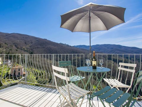 Water, Plant, Sky, Property, Cloud, Swimming Pool, Azure, Tree, Outdoor Furniture, Shade