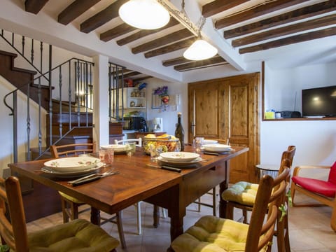 Water, Plant, Sky, Property, Cloud, Swimming Pool, Azure, Tree, Outdoor Furniture, Shade