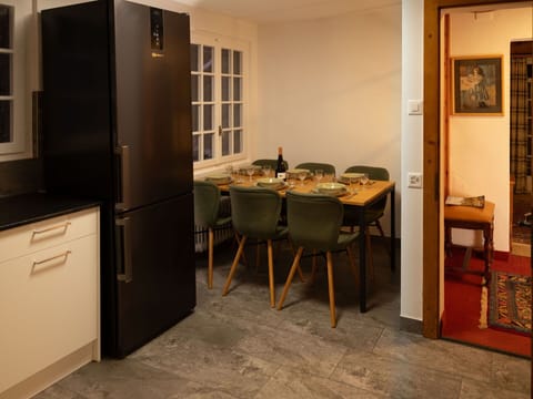 Table, Furniture, Building, Cabinetry, Wood, Chair, Picture Frame, Architecture, Interior Design, Flooring