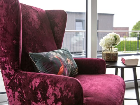 Furniture, Plant, Comfort, Purple, Textile, Building, Window, Interior Design, Wood, Rectangle