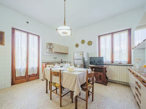 Table, Furniture, Property, Window, Chair, Wood, Building, Cabinetry, Interior Design