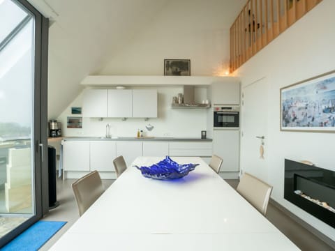 Cabinetry, Furniture, Property, Countertop, Kitchen, Interior Design, Architecture, Building, Living Room