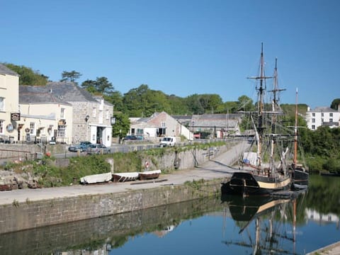 Sky, Mountain, Snow, Natural Landscape, Slope, Highland, Freezing, Mountainous Landforms, Landscape, Glacial Landform