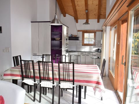 Furniture, Property, Building, Wood, Interior Design, Chair, Window, Flooring, Floor, Cabinetry