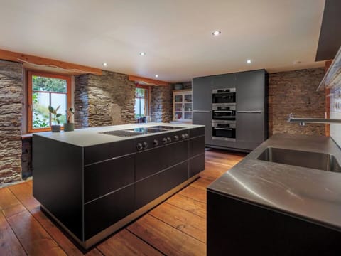 Kitchen, Flooring, Wood, Countertop, Interior Design, Cabinetry, Ceiling, Floor, Kitchen Appliance, Furniture