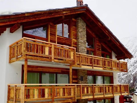 Building, Window, Property, Wood, Tree, Sky, House, Cottage, Beam, Siding