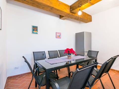 Cloud, Water, Sky, Plant, Property, Azure, Natural Landscape, Swimming Pool, Tree, Vegetation