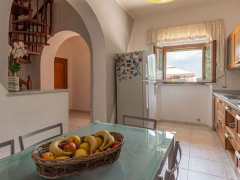 Cloud, Water, Sky, Plant, Property, Azure, Natural Landscape, Swimming Pool, Tree, Vegetation