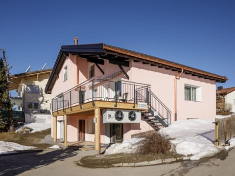 Sky, Building, Window, Snow, Plant, House, Slope, Tree, Residential Area