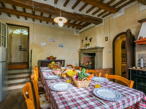 Table, Furniture, Decoration, Chair, Tablecloth, Interior Design, Tableware, Building, Door, Kitchen & Dining Room Table