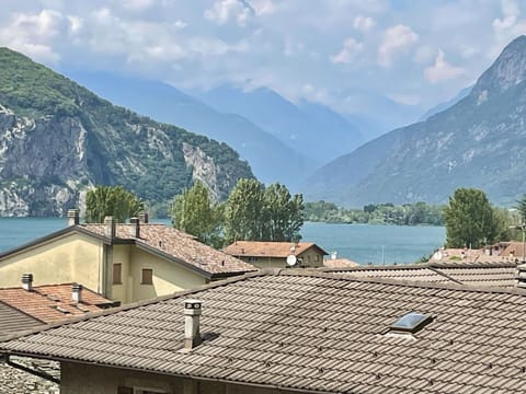 Water, Sky, Building, Window, Swimming Pool, Azure, Shade, Composite Material, Real Estate, Leisure