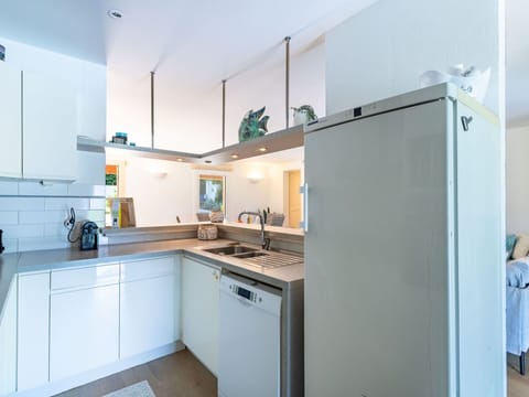 Sky, Cloud, Water, Building, Plant, Azure, Tree, Swimming Pool, Condominium, Shade