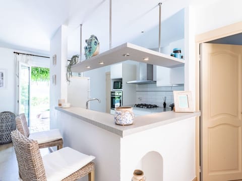 Sky, Cloud, Water, Building, Plant, Azure, Tree, Swimming Pool, Condominium, Shade