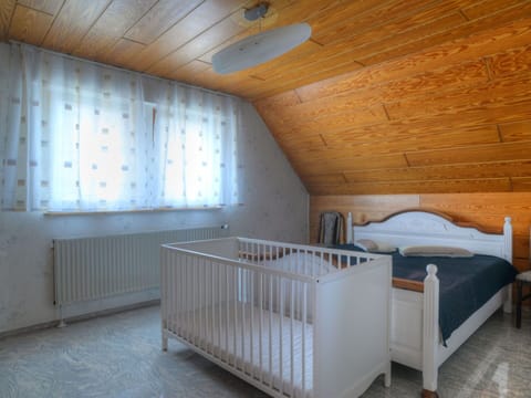 3 bedrooms, travel crib, free WiFi