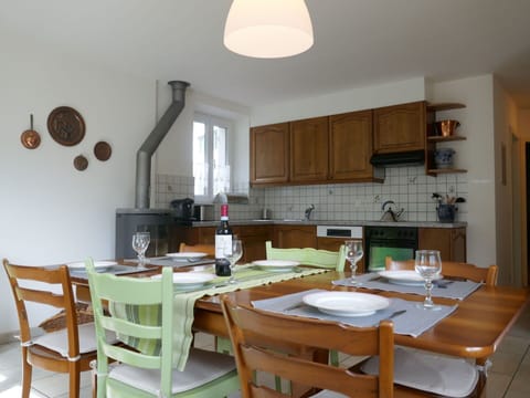 Table, Furniture, Cabinetry, Property, Countertop, Chair, Wood, Kitchen, Interior Design, Building