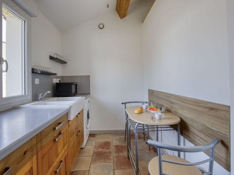 Flower, Plant, Furniture, Property, Window, Building, Green, Chair, Table, Sky