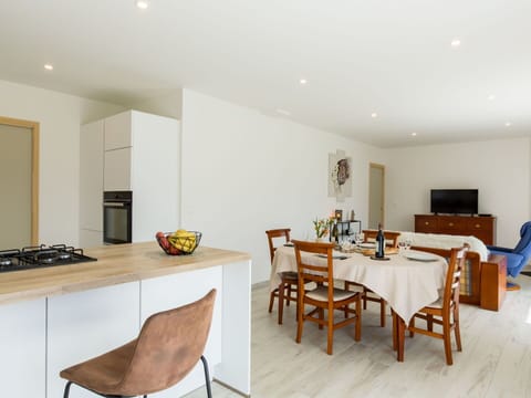 Table, Furniture, Chair, Wood, Orange, Living Room, Architecture, Flooring, Floor, Hardwood