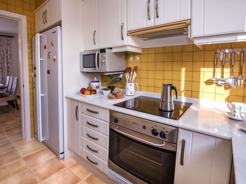 Water, Plant, Swimming Pool, Tree, Shade, Outdoor Furniture, Leisure, Rectangle, Composite Material, Landscape