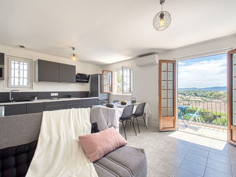 Food, Table, Tableware, Plant, Furniture, Sky, Chair, Dishware, Plate, Outdoor Furniture