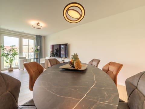 Brown, Property, Table, Furniture, Plant, Comfort, Wood, Building, Lighting, Living Room