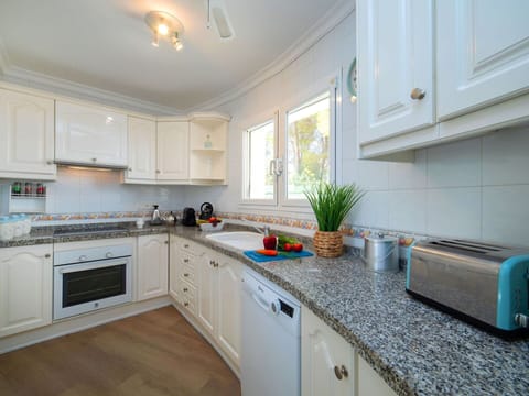 Cabinetry, Countertop, Property, Kitchen Sink, White, Building, Kitchen, Kitchen Stove, Sink, Wood