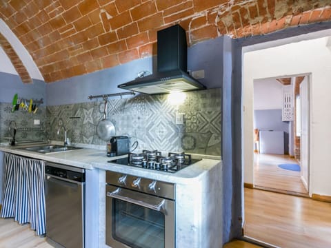 Countertop, Property, Cabinetry, Kitchen, Kitchen Stove, Wood, Tap, Interior Design, Sink, Flooring