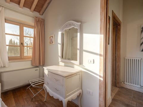 Property, Cabinetry, Mirror, Window, Wood, Building, Interior Design, Floor, Drawer, Flooring