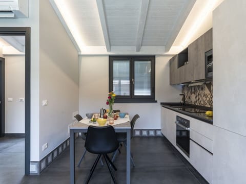 Furniture, Property, Cabinetry, Table, Building, Countertop, Interior Design, Wood, Flooring, Floor