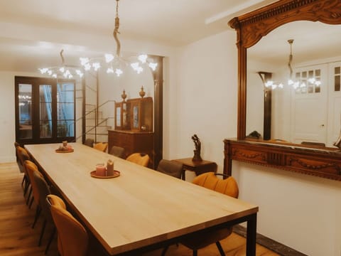 Furniture, Table, Property, Mirror, Picture Frame, Wood, Lighting, Interior Design, Architecture, Chair