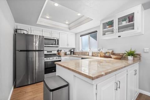 Fully-equipped kitchen