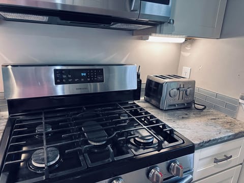 Microwave, oven, stovetop, dishwasher