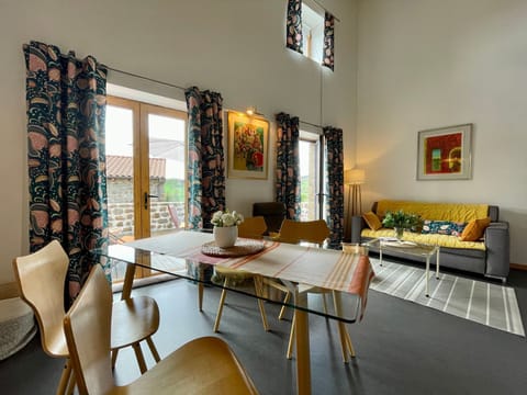 La Terrasse de Cheyrac House in Auvergne-Rhône-Alpes