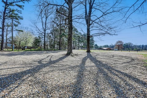 Parking | Driveway (4 Vehicles) | Trailer Parking