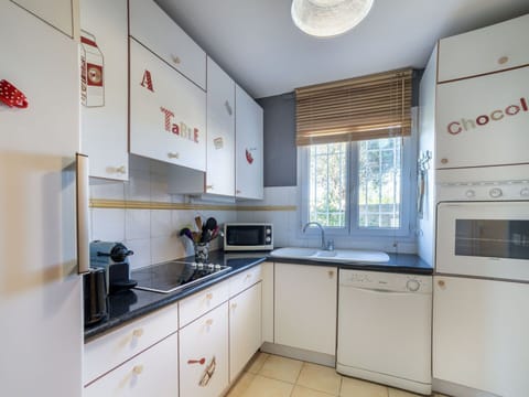 Water, Cloud, Sky, Plant, Blue, Natural Landscape, Azure, Coastal And Oceanic Landforms, Vegetation, Beach