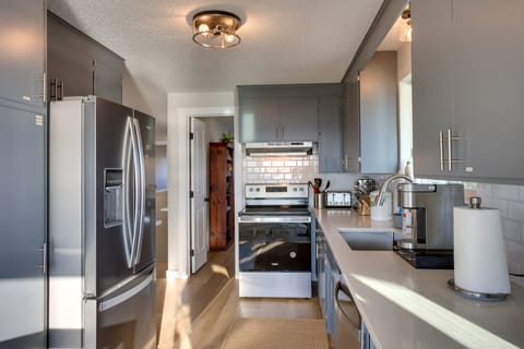 Kitchen | Dishwasher | 2nd Floor