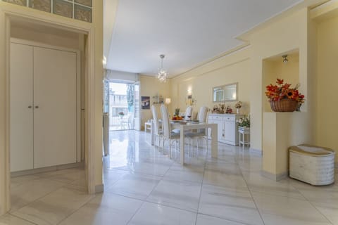 Autumn, Kitchen, Spring, Summer