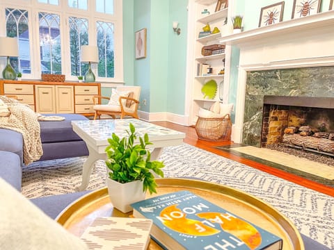 ad8bb613-5b47-4251-a6b4-331993da180c