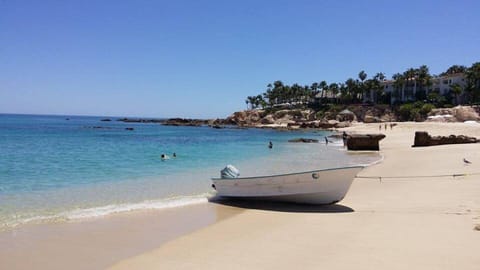 Beach nearby, sun loungers, beach towels