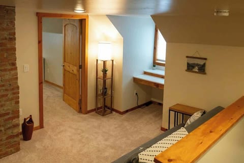 Workspace with window - Futon Bed