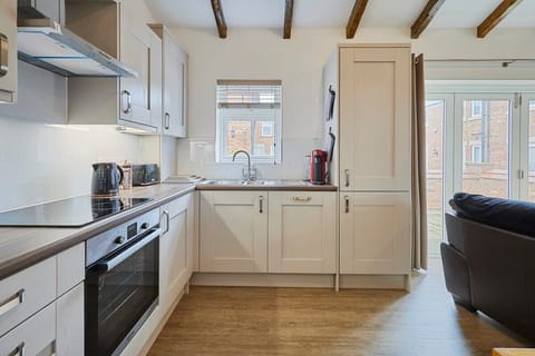 Jubilee Close, Filey - Host & Stay