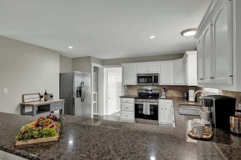 Full kitchen makes cooking a breeze.